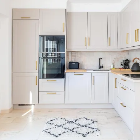 Brand New! 3-Bedroom Apartment With Private Sunny Patio In Cacilhas! Almada Exterior photo