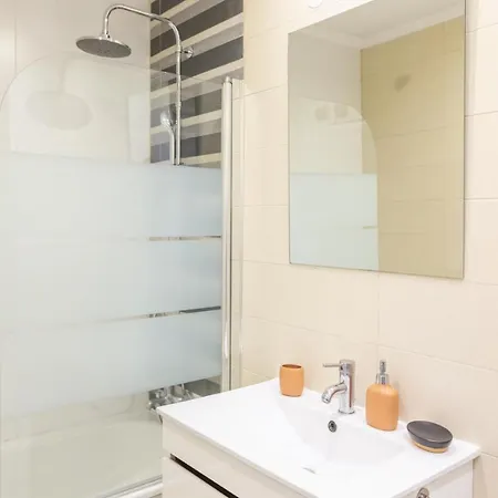 Brand New! 3-Bedroom Apartment With Private Sunny Patio In Cacilhas! Almada Exterior photo