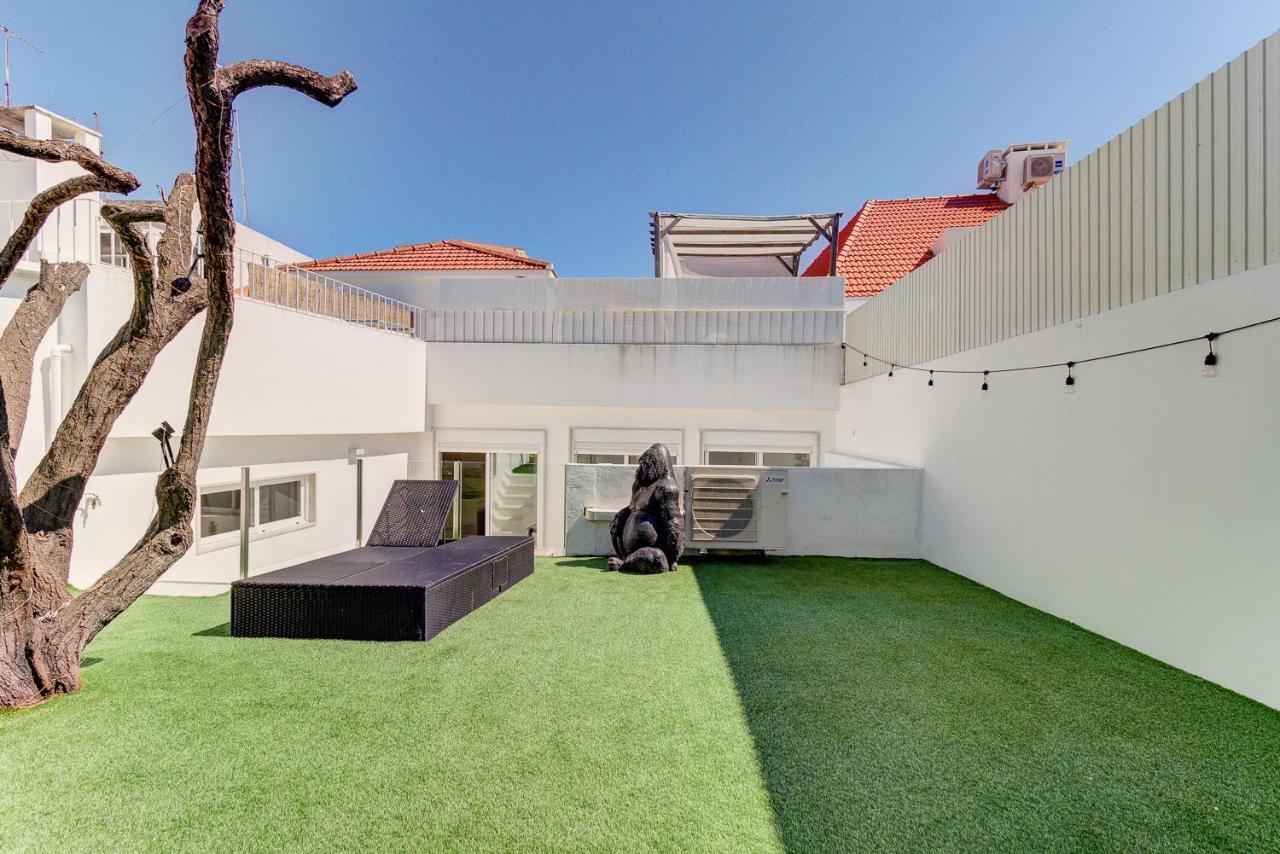 Apartment Brand New! 3-bedroom With Private Sunny Patio In Cacilhas! Almada