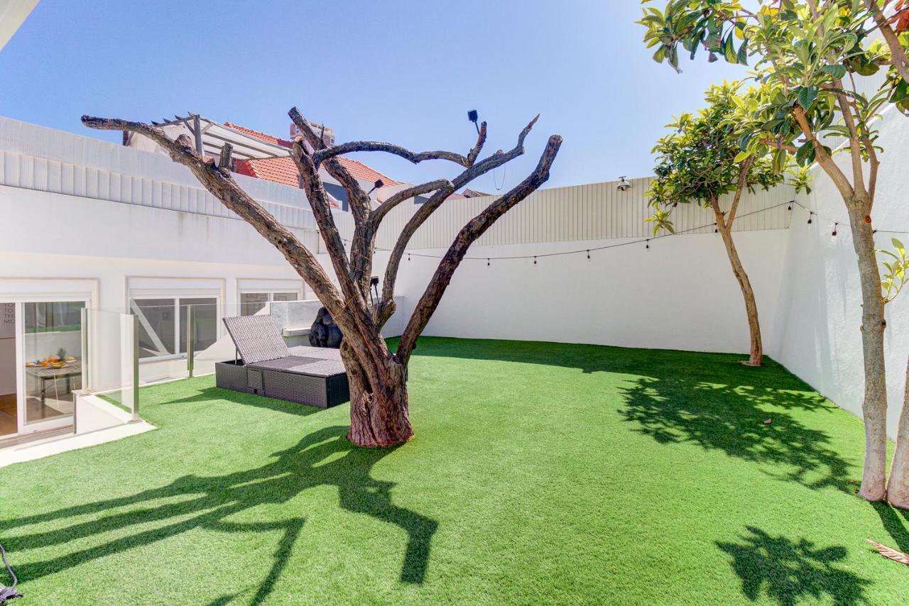 Brand New! 3-bedroom With Private Sunny Patio In Cacilhas! Apartment Almada