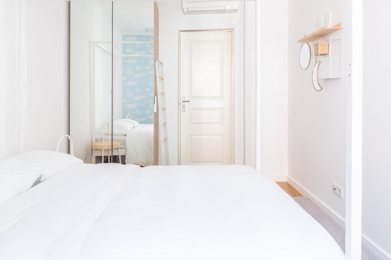 Brand New! 3-bedroom With Private Sunny Patio In Cacilhas! * Almada