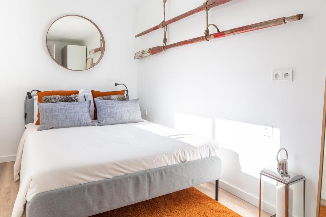 Brand New! 3-bedroom With Private Sunny Patio In Cacilhas!